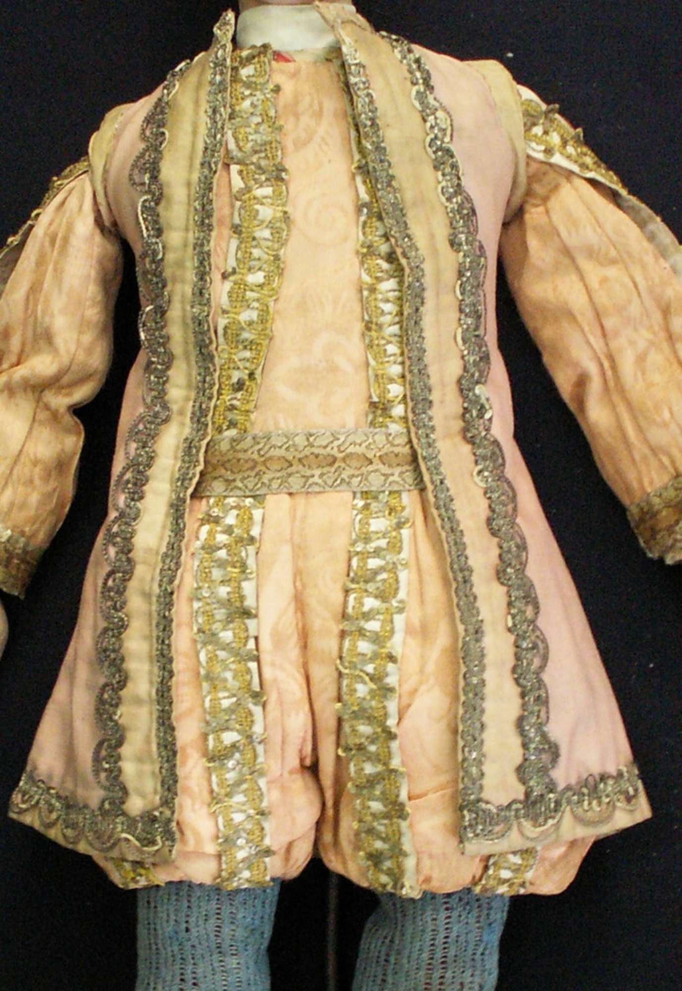 Vestito dopo il restauro